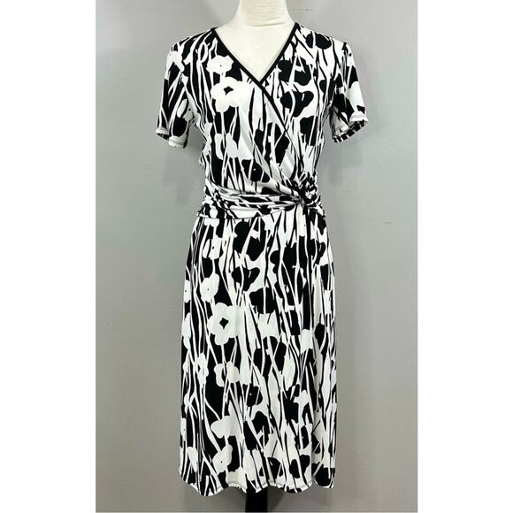 Chico’s Black White Floral Faux Wrap Surplice Neck Short Sleeve Dress Sz 0 US S - Picture 1 of 6